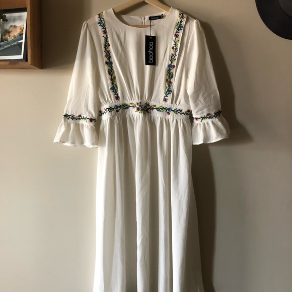 embroidered ruffle sleeve midi dress
